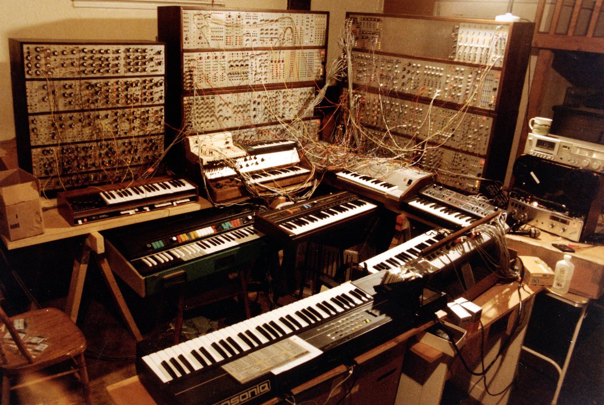 Synth Machine: Choosing the Right Keyboard Synthesizer for You